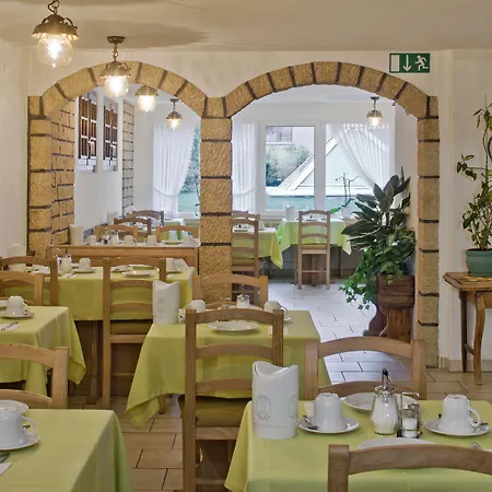 Annex Antika 2* צרמט