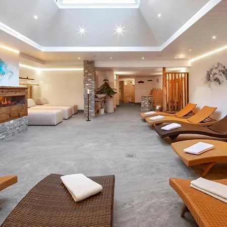 Annex Antika 2* צרמט