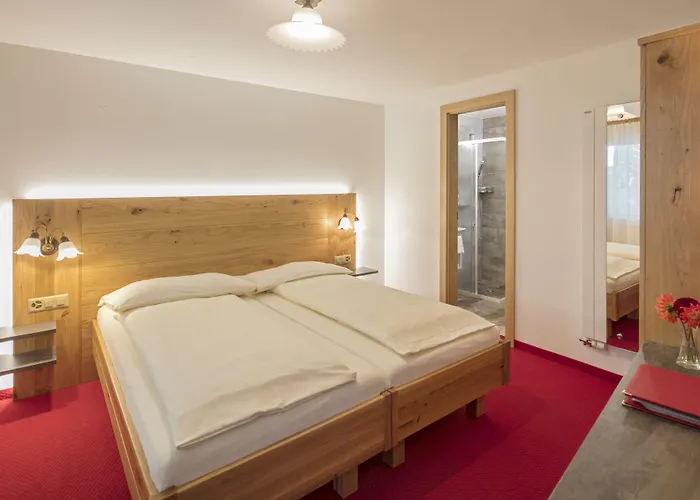 Annex Antika 2* צרמט