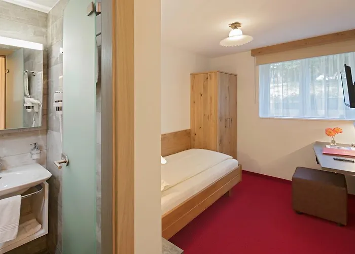 Annex Antika צרמט