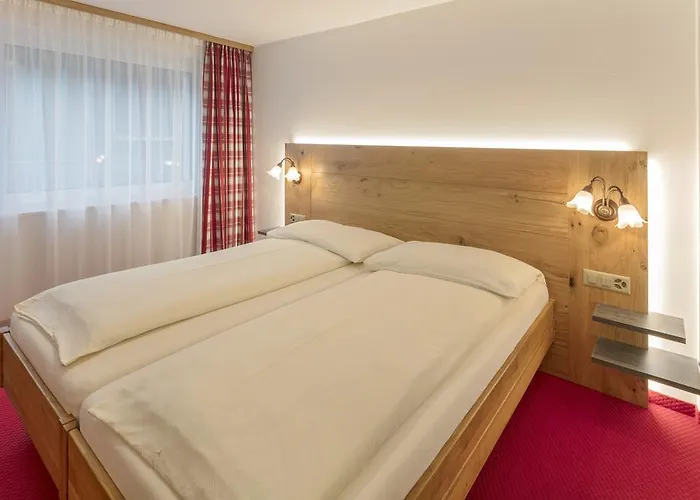 Annex Antika צרמט